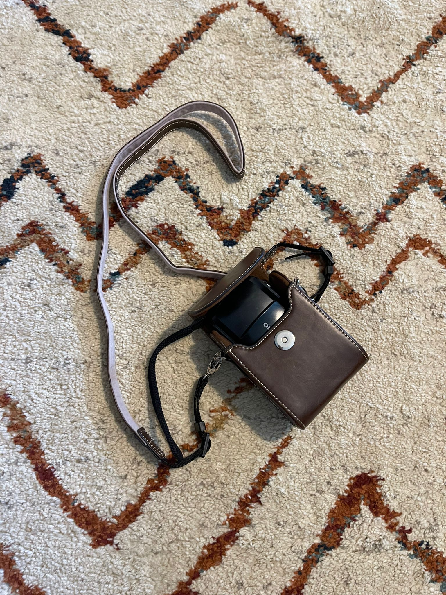 Vintage Style PU Leather Camera Case with Adjustable Strap