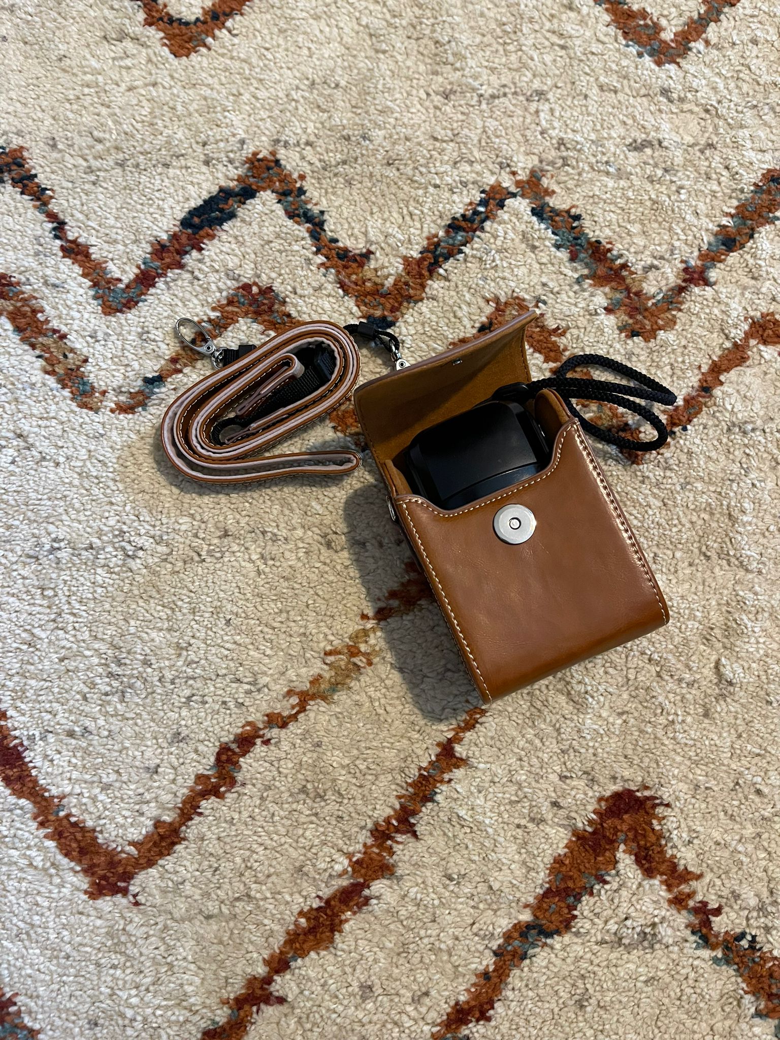 Vintage Style PU Leather Camera Case with Adjustable Strap